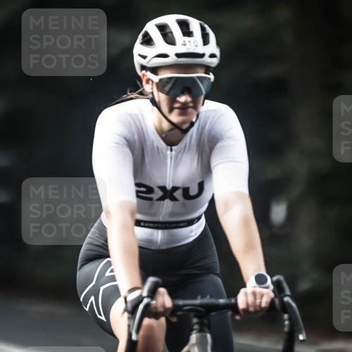 13.09.2026 - Stadtparktriathlon H.Heesch http://msf.ph/oto/10277019 13.09.2026 10:38:22 Radfahren 353, 358, 392, 410, 464, 490 meine-sportfotos.de
