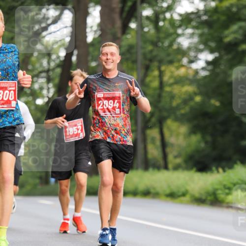 13.09.2026 - 21. swb-Marathon Bremen TobiasT http://msf.ph/oto/10277033 13.09.2026 11:38:01 Laufen 300, 1852, 2094 meine-sportfotos.de