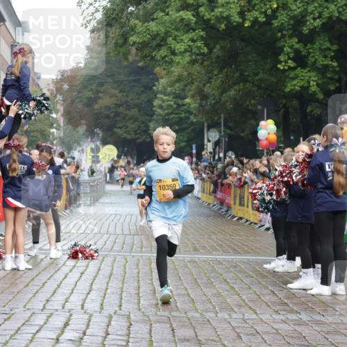 13.09.2026 - Kiel Lauf Yannick Fuchs http://msf.ph/oto/10277036 13.09.2026 08:50:10 Ziel 1710, 2909, 5168, 5258, 8786, 11542, 135, 6891, 10319, 3167, 3487, 10359, 135 meine-sportfotos.de