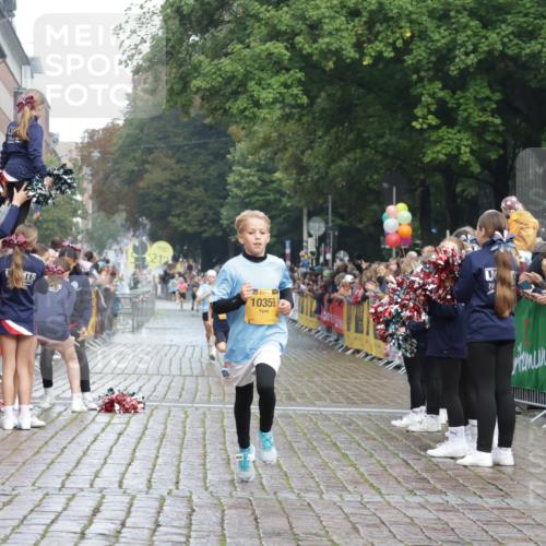 13.09.2026 - Kiel Lauf Yannick Fuchs http://msf.ph/oto/10277042 13.09.2026 08:50:10 Ziel 1710, 2909, 5168, 5258, 8786, 11542, 135, 6891, 10319, 3167, 3487, 10359, 135 meine-sportfotos.de