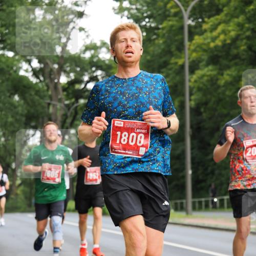 13.09.2026 - 21. swb-Marathon Bremen TobiasT http://msf.ph/oto/10277043 13.09.2026 11:38:05 Laufen 1605, 1952, 1800, 21, 26, 20 meine-sportfotos.de