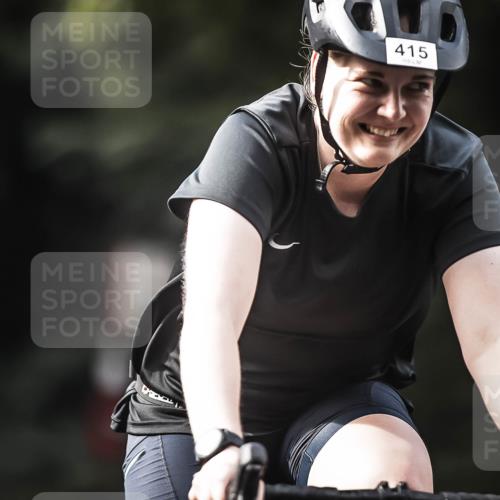 13.09.2026 - Stadtparktriathlon H.Heesch http://msf.ph/oto/10277048 13.09.2026 10:38:33 Radfahren 415, 505, 564 meine-sportfotos.de