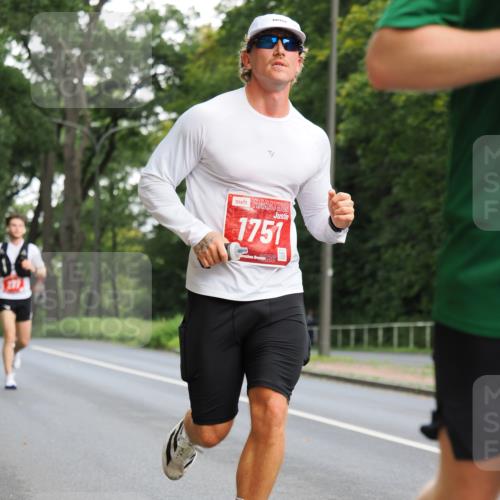 13.09.2026 - 21. swb-Marathon Bremen TobiasT http://msf.ph/oto/10277082 13.09.2026 11:38:08 Laufen 1751, 26 meine-sportfotos.de
