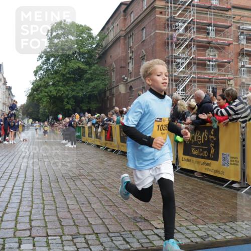 13.09.2026 - Kiel Lauf Yannick Fuchs http://msf.ph/oto/10277090 13.09.2026 08:50:13 Ziel 1710, 2909, 3167, 8786, 11542, 135, 5168, 5258, 6891, 10319, 3487, 7511, 10359, 135, 6891 meine-sportfotos.de