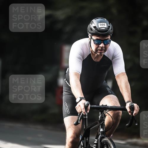 13.09.2026 - Stadtparktriathlon H.Heesch http://msf.ph/oto/10277100 13.09.2026 10:38:43 Radfahren 564, 566 meine-sportfotos.de