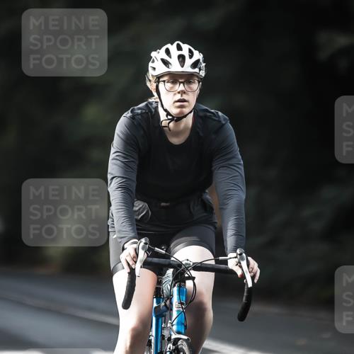 13.09.2026 - Stadtparktriathlon H.Heesch http://msf.ph/oto/10277201 13.09.2026 10:38:59 Radfahren 390, 400, 486, 509, 534, 573 meine-sportfotos.de