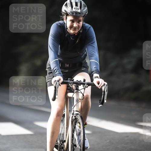 13.09.2026 - Stadtparktriathlon H.Heesch http://msf.ph/oto/10277297 13.09.2026 10:39:10 Radfahren 450, 473, 520, 572 meine-sportfotos.de