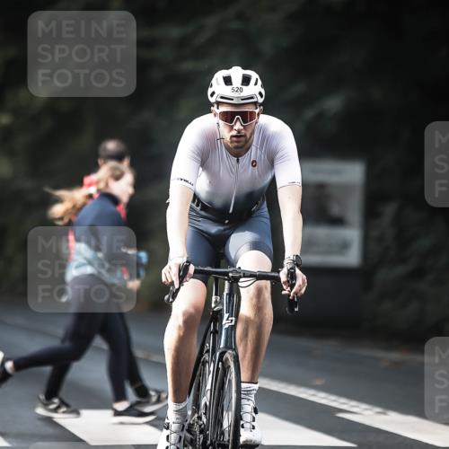 13.09.2026 - Stadtparktriathlon H.Heesch http://msf.ph/oto/10277300 13.09.2026 10:39:12 Radfahren 450, 473, 520, 572 meine-sportfotos.de