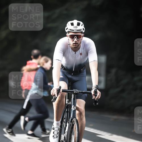 13.09.2026 - Stadtparktriathlon H.Heesch http://msf.ph/oto/10277303 13.09.2026 10:39:12 Radfahren 450, 473, 520, 572 meine-sportfotos.de