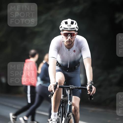 13.09.2026 - Stadtparktriathlon H.Heesch http://msf.ph/oto/10277307 13.09.2026 10:39:12 Radfahren 450, 473, 520, 572 meine-sportfotos.de