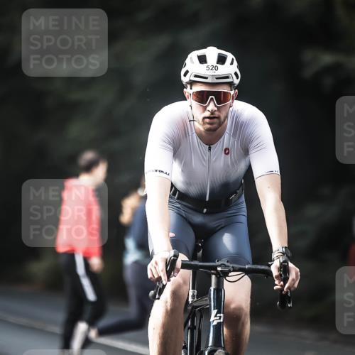 13.09.2026 - Stadtparktriathlon H.Heesch http://msf.ph/oto/10277310 13.09.2026 10:39:13 Radfahren 450, 520, 561, 572 meine-sportfotos.de