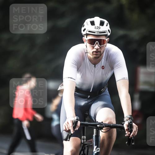 13.09.2026 - Stadtparktriathlon H.Heesch http://msf.ph/oto/10277313 13.09.2026 10:39:13 Radfahren 450, 520, 561, 572 meine-sportfotos.de