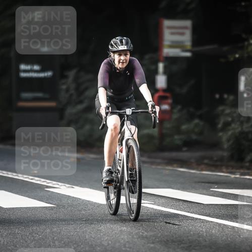 13.09.2026 - Stadtparktriathlon H.Heesch http://msf.ph/oto/10277358 13.09.2026 10:39:22 Radfahren 344, 386, 413, 423, 428, 522, 561, 572 meine-sportfotos.de