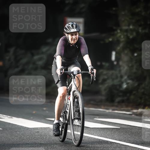 13.09.2026 - Stadtparktriathlon H.Heesch http://msf.ph/oto/10277363 13.09.2026 10:39:22 Radfahren 344, 386, 413, 423, 428, 522, 561, 572 meine-sportfotos.de