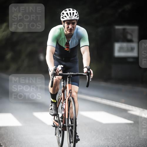 13.09.2026 - Stadtparktriathlon H.Heesch http://msf.ph/oto/10277490 13.09.2026 10:39:43 Radfahren 493, 498, 557, 563 meine-sportfotos.de