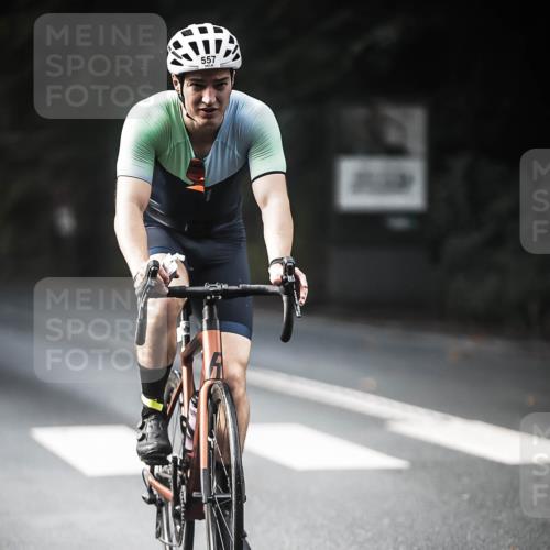 13.09.2026 - Stadtparktriathlon H.Heesch http://msf.ph/oto/10277495 13.09.2026 10:39:43 Radfahren 493, 498, 557, 563 meine-sportfotos.de