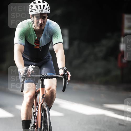 13.09.2026 - Stadtparktriathlon H.Heesch http://msf.ph/oto/10277501 13.09.2026 10:39:43 Radfahren 493, 498, 557, 563 meine-sportfotos.de