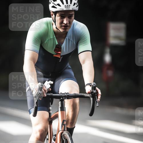 13.09.2026 - Stadtparktriathlon H.Heesch http://msf.ph/oto/10277507 13.09.2026 10:39:43 Radfahren 493, 498, 557, 563 meine-sportfotos.de