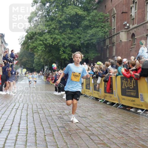 13.09.2026 - Kiel Lauf Yannick Fuchs http://msf.ph/oto/10277514 13.09.2026 08:50:37 Ziel 2443, 5792, 7511, 10359, 1710, 2909, 3167, 3487, 5168, 5258, 8786, 11542, 497, 2125, 3106, 5959, 9612, 10957, 10987, 5168, 5258 meine-sportfotos.de