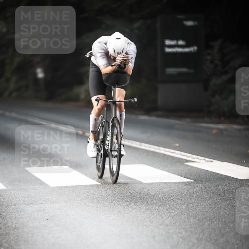 13.09.2026 - Stadtparktriathlon H.Heesch http://msf.ph/oto/10277516 13.09.2026 10:39:46 Radfahren 557, 563 meine-sportfotos.de