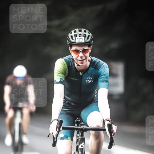 13.09.2026 - Stadtparktriathlon H.Heesch http://msf.ph/oto/10277517 13.09.2026 09:12:55 Radfahren 25, 43, 96, 121, 171, 175 meine-sportfotos.de