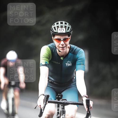 13.09.2026 - Stadtparktriathlon H.Heesch http://msf.ph/oto/10277521 13.09.2026 09:12:55 Radfahren 25, 43, 96, 121, 171, 175 meine-sportfotos.de