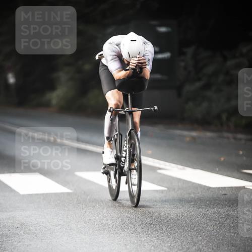 13.09.2026 - Stadtparktriathlon H.Heesch http://msf.ph/oto/10277522 13.09.2026 10:39:47 Radfahren 557, 563 meine-sportfotos.de