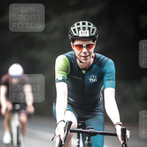 13.09.2026 - Stadtparktriathlon H.Heesch http://msf.ph/oto/10277523 13.09.2026 09:12:55 Radfahren 25, 43, 96, 121, 171, 175 meine-sportfotos.de
