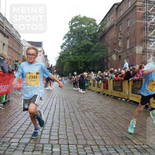 13.09.2026 - Kiel Lauf Yannick Fuchs http://msf.ph/oto/10277663 13.09.2026 08:50:42 Ziel 497, 2125, 2443, 3106, 5792, 7511, 9612, 10987, 1710, 3167, 3487, 8786, 10359, 11542, 496, 2343, 5959, 10957, 1710, 2909, 5168, 5258, 8786 meine-sportfotos.de
