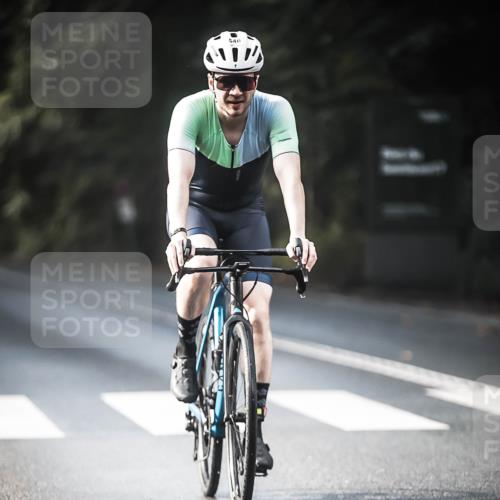 13.09.2026 - Stadtparktriathlon H.Heesch http://msf.ph/oto/10277697 13.09.2026 10:40:29 Radfahren 404, 512, 546 meine-sportfotos.de