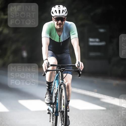 13.09.2026 - Stadtparktriathlon H.Heesch http://msf.ph/oto/10277701 13.09.2026 10:40:29 Radfahren 404, 512, 546 meine-sportfotos.de