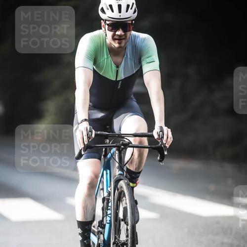 13.09.2026 - Stadtparktriathlon H.Heesch http://msf.ph/oto/10277707 13.09.2026 10:40:29 Radfahren 404, 512, 546 meine-sportfotos.de