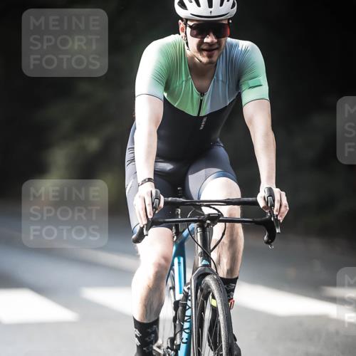 13.09.2026 - Stadtparktriathlon H.Heesch http://msf.ph/oto/10277709 13.09.2026 10:40:29 Radfahren 404, 512, 546 meine-sportfotos.de