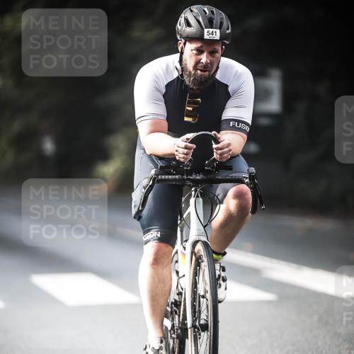 13.09.2026 - Stadtparktriathlon H.Heesch http://msf.ph/oto/10277760 13.09.2026 10:40:39 Radfahren 404, 442, 512, 541 meine-sportfotos.de