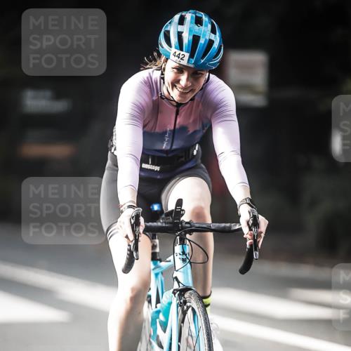 13.09.2026 - Stadtparktriathlon H.Heesch http://msf.ph/oto/10277790 13.09.2026 10:40:46 Radfahren 407, 442, 548 meine-sportfotos.de