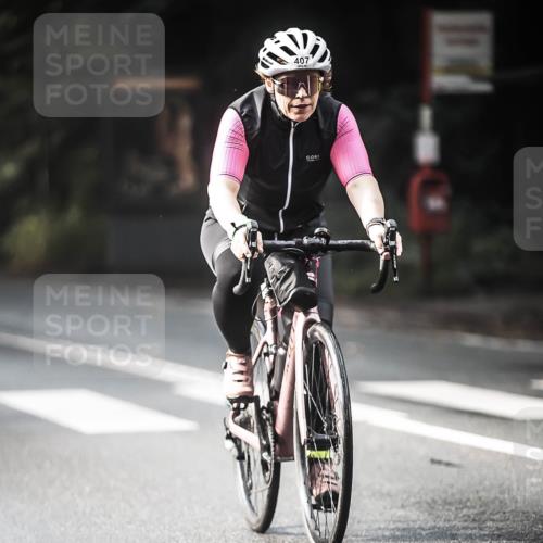 13.09.2026 - Stadtparktriathlon H.Heesch http://msf.ph/oto/10277811 13.09.2026 10:40:49 Radfahren 407, 442, 548, 555 meine-sportfotos.de