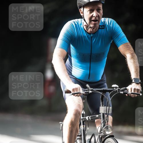13.09.2026 - Stadtparktriathlon H.Heesch http://msf.ph/oto/10277834 13.09.2026 10:40:50 Radfahren 407, 442, 548, 555 meine-sportfotos.de
