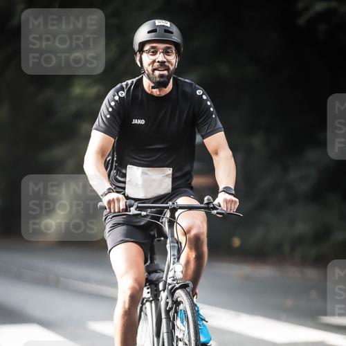 13.09.2026 - Stadtparktriathlon H.Heesch http://msf.ph/oto/10277850 13.09.2026 10:40:53 Radfahren 407, 476, 548, 555 meine-sportfotos.de