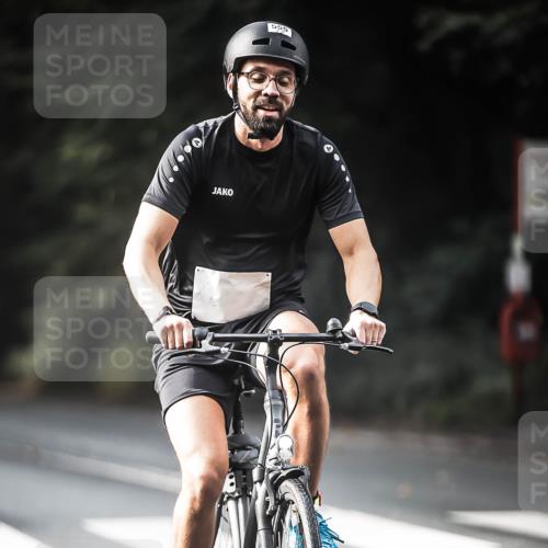 13.09.2026 - Stadtparktriathlon H.Heesch http://msf.ph/oto/10277852 13.09.2026 10:40:53 Radfahren 407, 476, 548, 555 meine-sportfotos.de