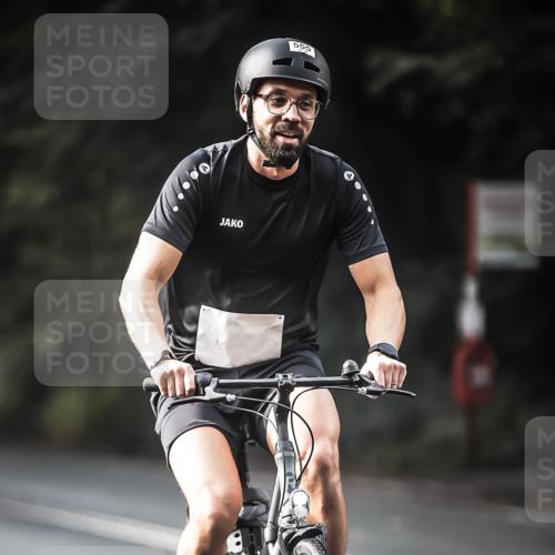 13.09.2026 - Stadtparktriathlon H.Heesch http://msf.ph/oto/10277855 13.09.2026 10:40:53 Radfahren 407, 476, 548, 555 meine-sportfotos.de