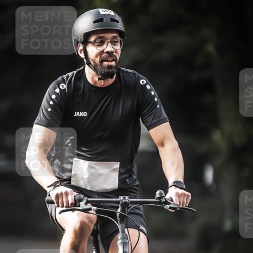 13.09.2026 - Stadtparktriathlon H.Heesch http://msf.ph/oto/10277861 13.09.2026 10:40:54 Radfahren 407, 476, 548, 555, 560 meine-sportfotos.de
