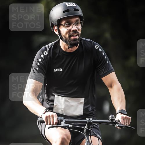 13.09.2026 - Stadtparktriathlon H.Heesch http://msf.ph/oto/10277863 13.09.2026 10:40:54 Radfahren 407, 476, 548, 555, 560 meine-sportfotos.de