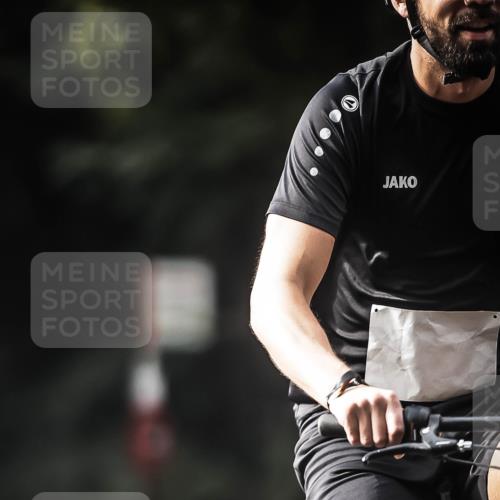 13.09.2026 - Stadtparktriathlon H.Heesch http://msf.ph/oto/10277869 13.09.2026 10:40:54 Radfahren 407, 476, 548, 555, 560 meine-sportfotos.de