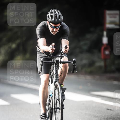 13.09.2026 - Stadtparktriathlon H.Heesch http://msf.ph/oto/10277884 13.09.2026 10:40:59 Radfahren 476, 555, 560 meine-sportfotos.de