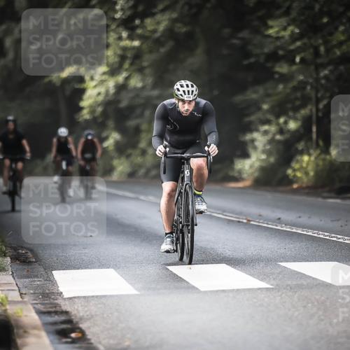 13.09.2026 - Stadtparktriathlon H.Heesch http://msf.ph/oto/10277911 13.09.2026 10:41:07 Radfahren 348, 357, 409, 496 meine-sportfotos.de