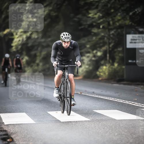 13.09.2026 - Stadtparktriathlon H.Heesch http://msf.ph/oto/10277916 13.09.2026 10:41:07 Radfahren 348, 357, 409, 496 meine-sportfotos.de