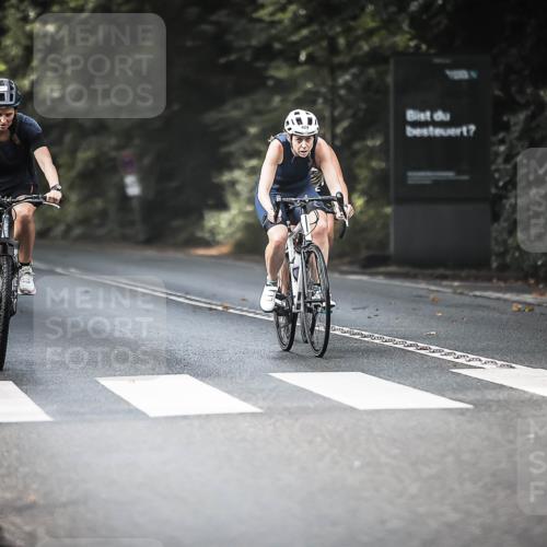 13.09.2026 - Stadtparktriathlon H.Heesch http://msf.ph/oto/10277937 13.09.2026 10:41:10 Radfahren 348, 357, 409, 489, 496 meine-sportfotos.de