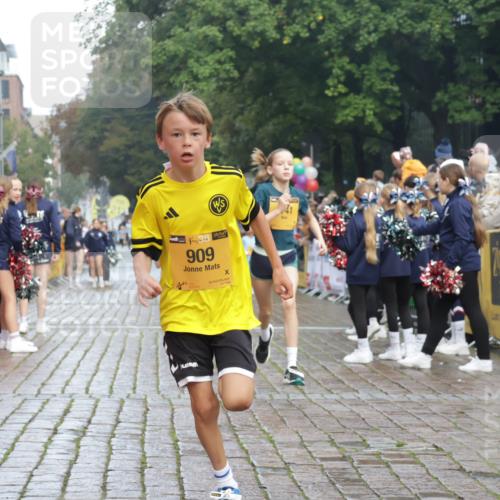13.09.2026 - Kiel Lauf Yannick Fuchs http://msf.ph/oto/10277992 13.09.2026 08:51:03 Ziel 496, 1724, 2343, 10957, 10970, 497, 2125, 2443, 3106, 5792, 5959, 7511, 9612, 10359, 10987, 909, 1238, 3683, 4159, 4741, 5010, 5211, 7033, 10463, 11688, 3487, 10359 meine-sportfotos.de