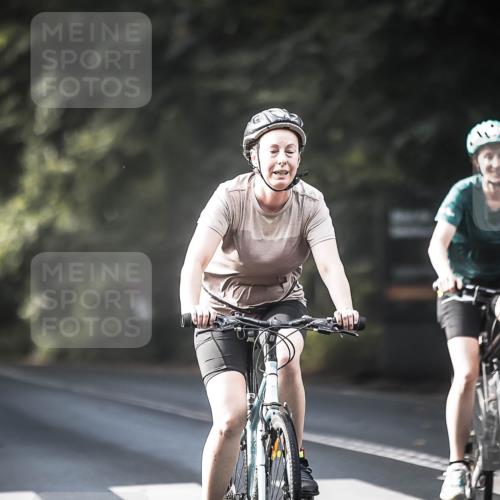 13.09.2026 - Stadtparktriathlon H.Heesch http://msf.ph/oto/10278035 13.09.2026 10:41:21 Radfahren 366, 401, 503, 531 meine-sportfotos.de