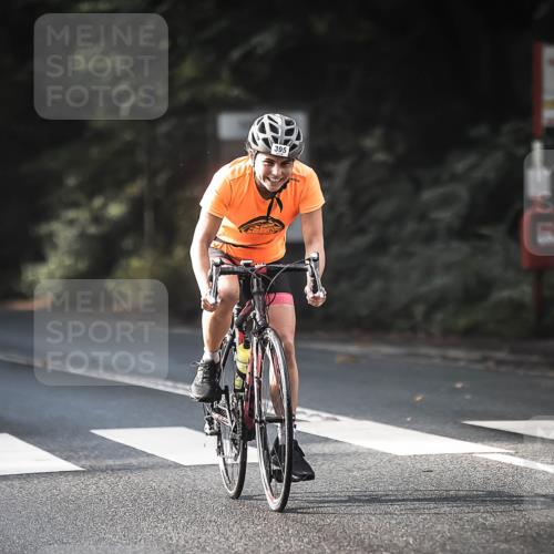 13.09.2026 - Stadtparktriathlon H.Heesch http://msf.ph/oto/10278061 13.09.2026 10:41:30 Radfahren 387, 395, 538 meine-sportfotos.de